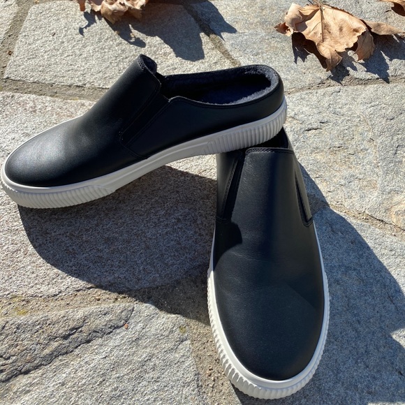 Vince Men’s size 8.5 black mules fleece lined